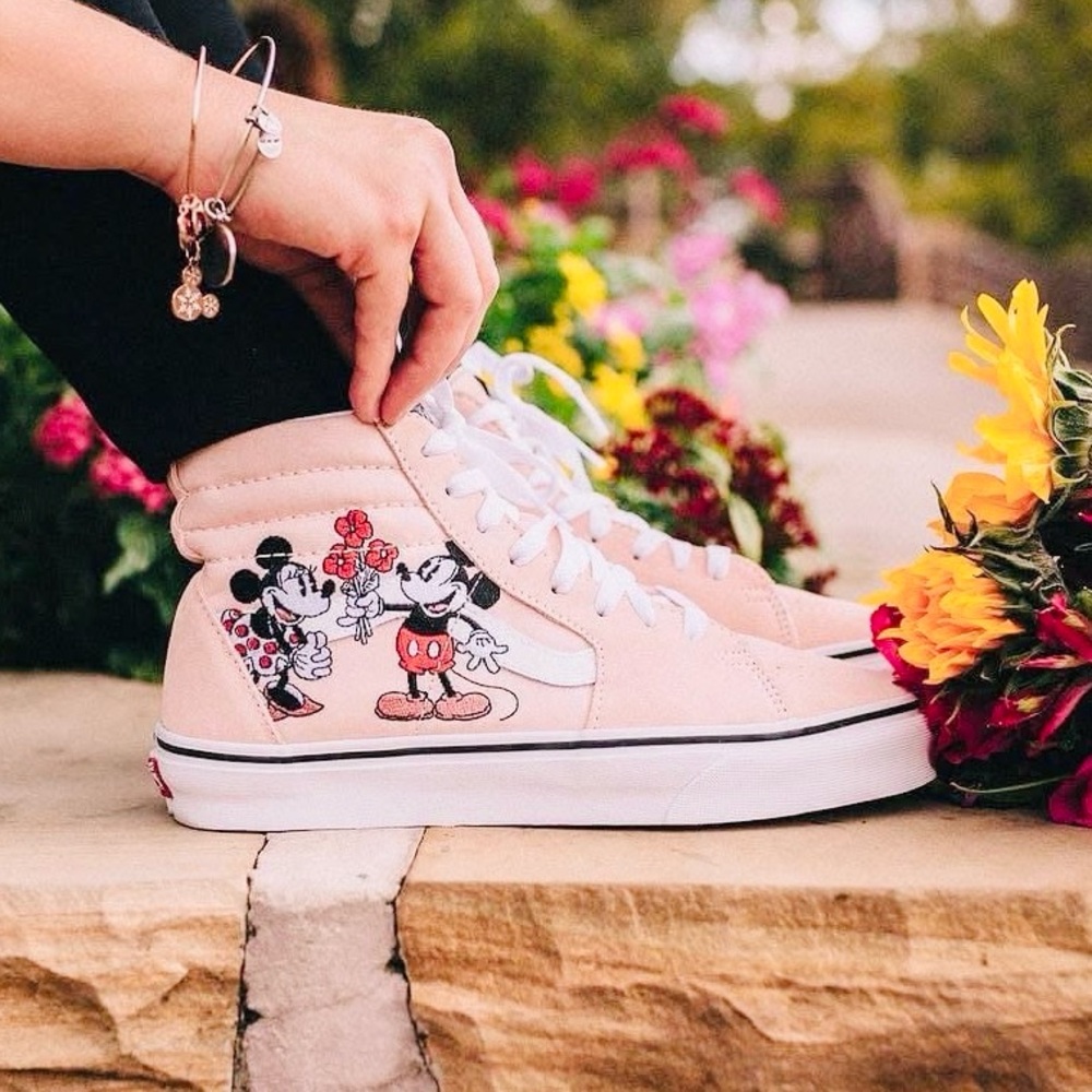 Vans X Disney Mickey & Minnie Sk8-Hi Sneakers - Picture 2 of 11